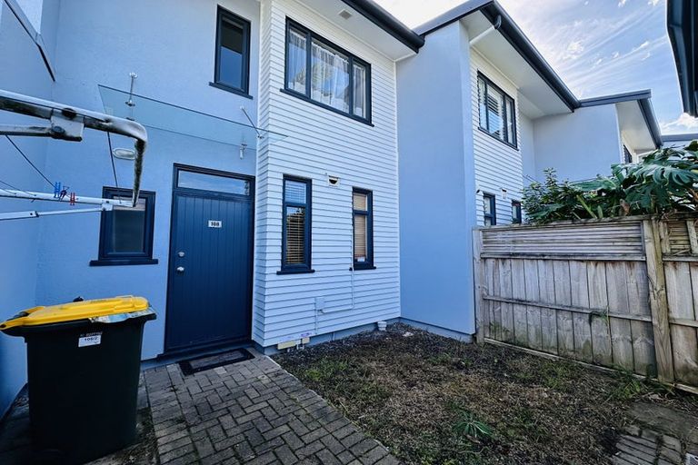 Photo of property in 8/2 Armoy Drive, East Tamaki, Auckland, 2016