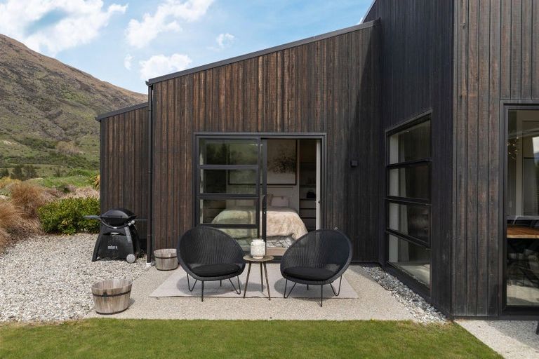 Photo of property in 23 Alps View Place, Lake Hayes, Queenstown, 9304