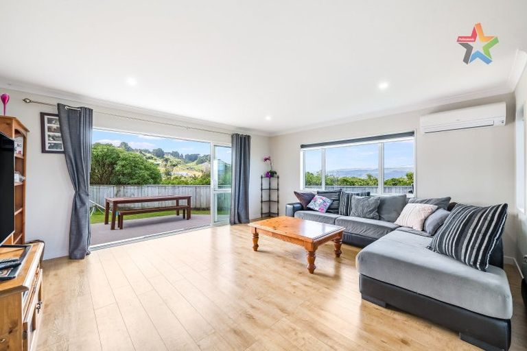 Photo of property in 2 Poto Road, Normandale, Lower Hutt, 5010