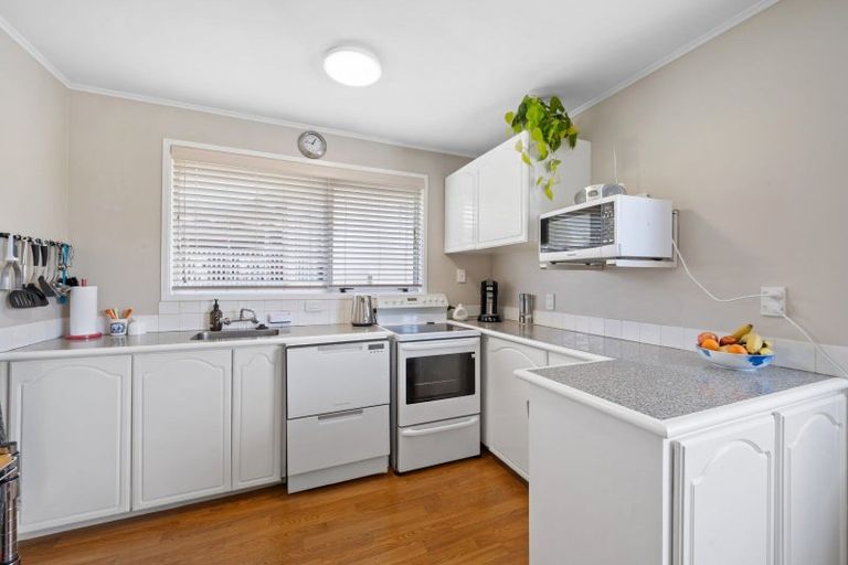 Photo of property in 56 Lewisham Street, Highland Park, Auckland, 2010