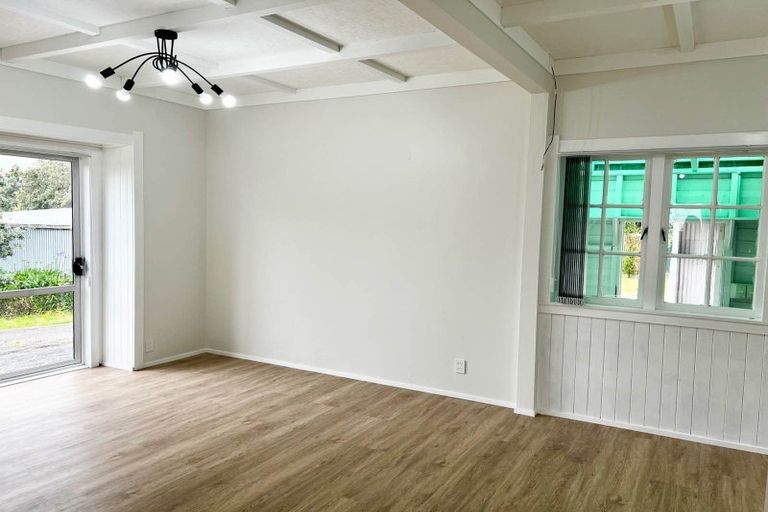 Photo of property in 27 Collingwood Road, Waiuku, 2123