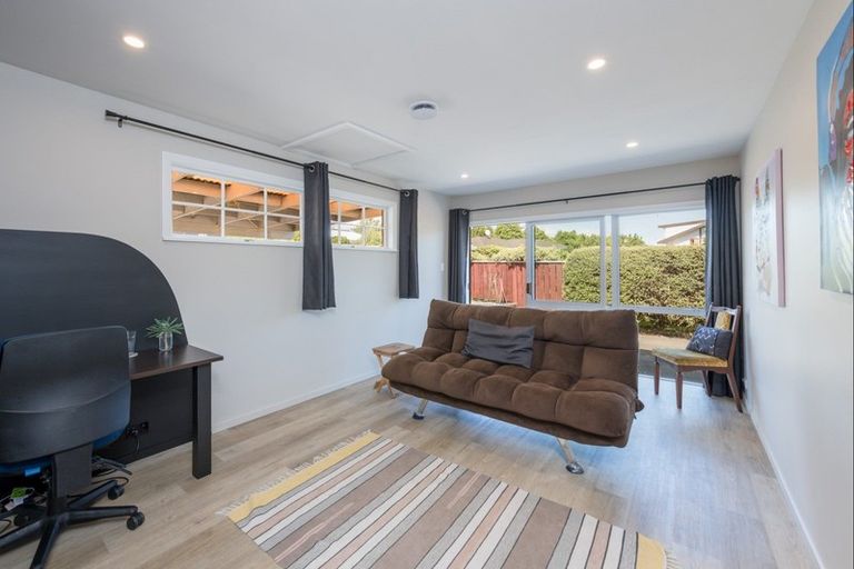 Photo of property in 3 Balmoral Place, Stoke, Nelson, 7011