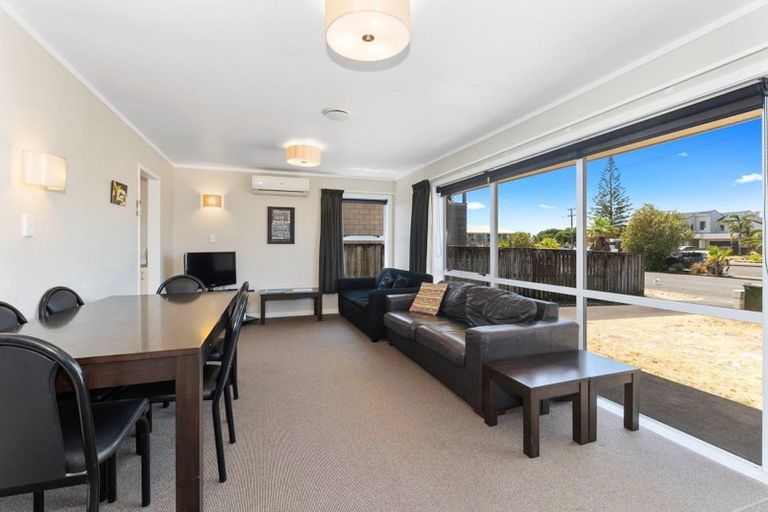 Photo of property in 82 Bream Bay Drive, Ruakaka, 0116