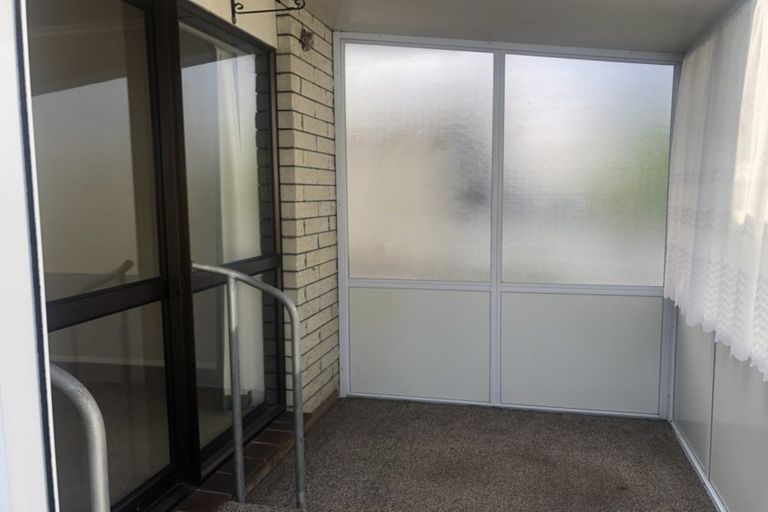 Photo of property in 1/6 Hoyle Place, New Plymouth, 4310