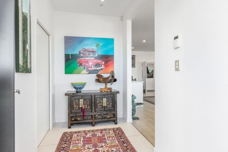 Photo of property in 26 Seaview Crescent, Hatfields Beach, Orewa, 0931