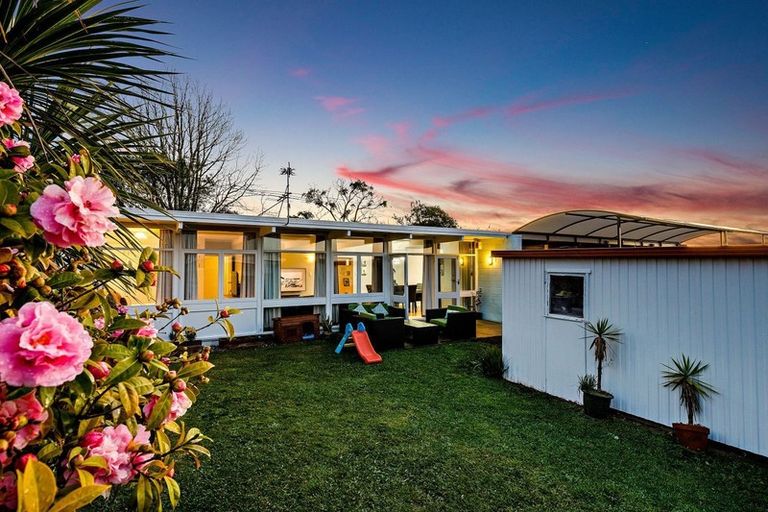 Photo of property in 5/340 Te Atatu Road, Te Atatu South, Auckland, 0610