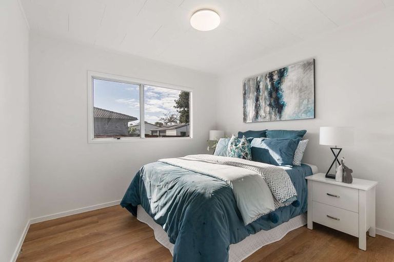 Photo of property in 40 Beach Road, Te Atatu Peninsula, Auckland, 0610