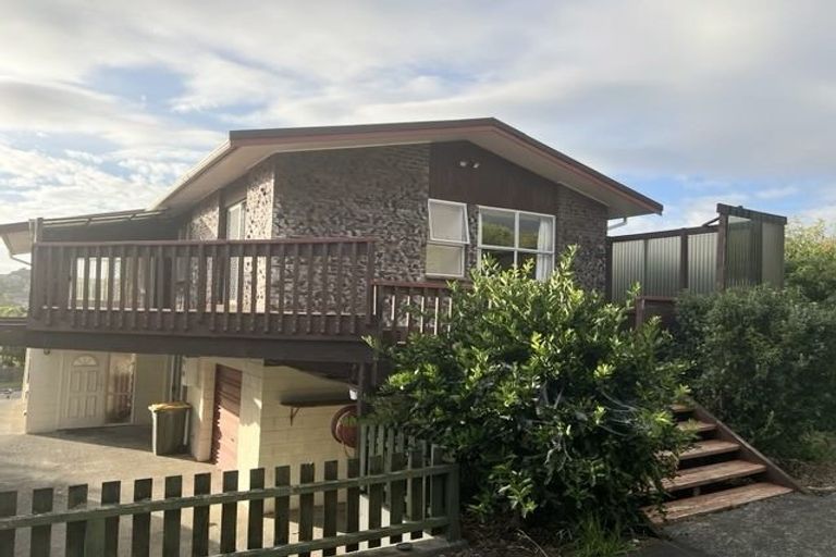 Photo of property in 86 Rosario Crescent, Red Beach, 0932