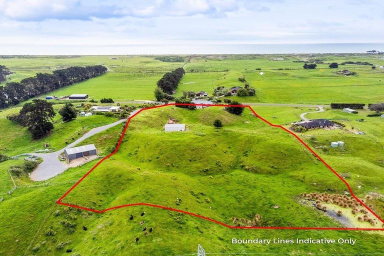 Photo of property in 191 Pukenamu Road, Te Horo, Otaki, 5581