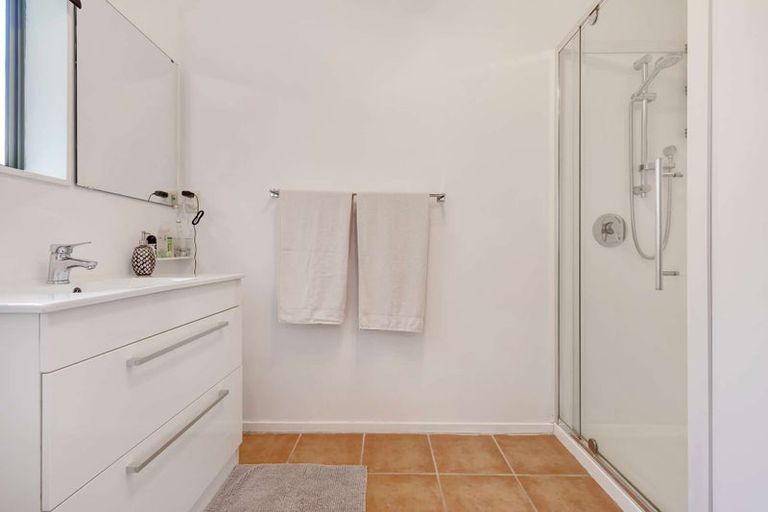 Photo of property in 58a Aquarius Drive, Kawaha Point, Rotorua, 3010