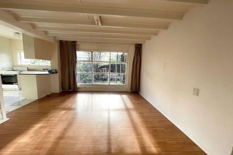 Photo of property in 19 Golf Road, New Lynn, Auckland, 0600