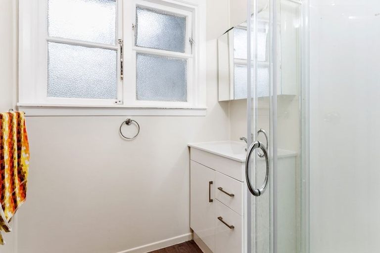 Photo of property in 1/11 Hollyford Avenue, Bryndwr, Christchurch, 8053