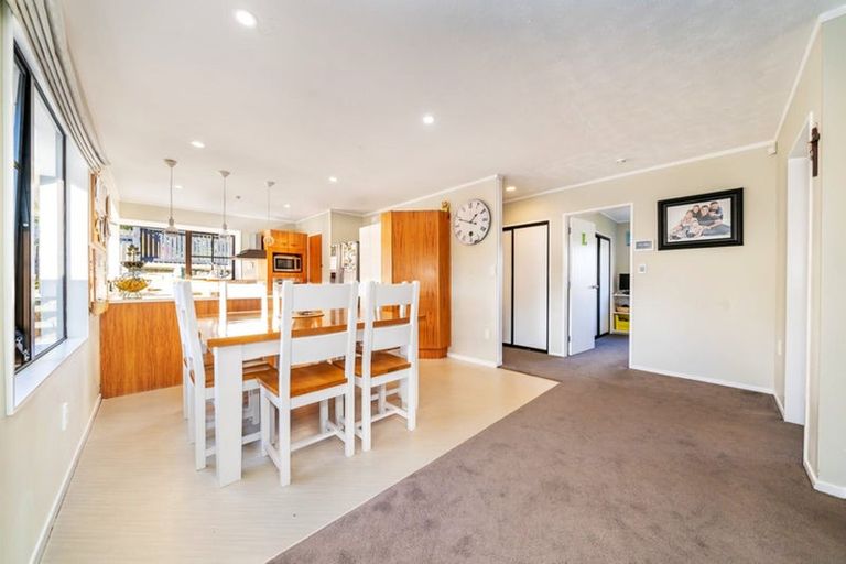 Photo of property in 28 Castle Crescent, Stokes Valley, Lower Hutt, 5019