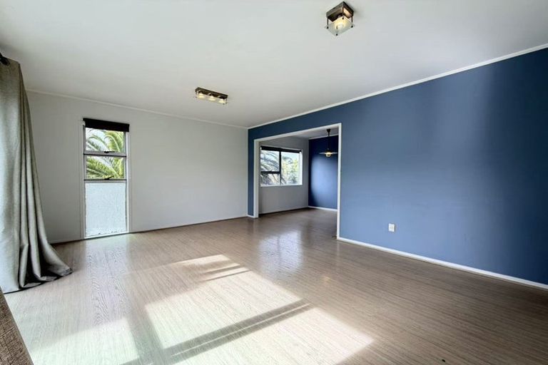 Photo of property in 10 Celeste Place, Totara Vale, Auckland, 0627