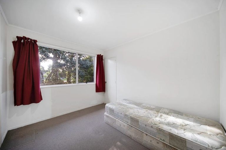 Photo of property in 28 Hinton Place, Weymouth, Auckland, 2103