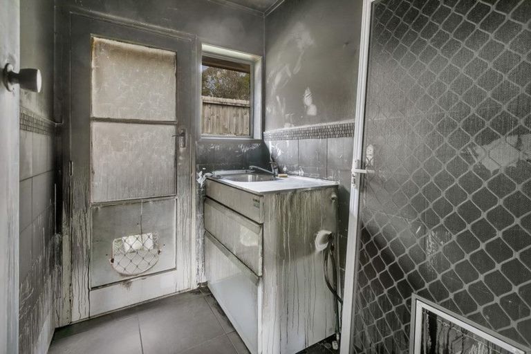 Photo of property in 2/21a Ludlow Terrace, Totara Vale, Auckland, 0627