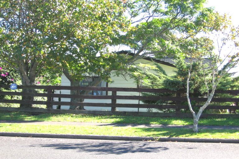 Photo of property in 33 Marendellas Drive, Bucklands Beach, Auckland, 2014