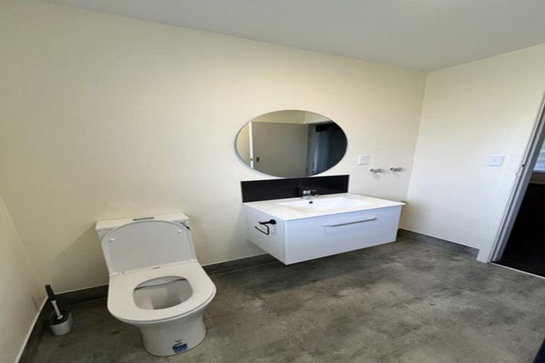 Photo of property in 2/22 Cadogan Street, Sydenham, Christchurch, 8023