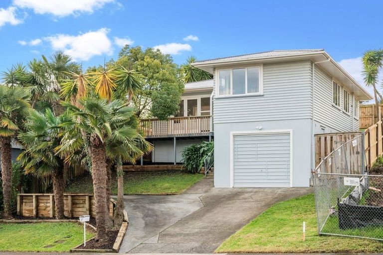 Photo of property in 37 Cardiff Road, Pakuranga, Auckland, 2010