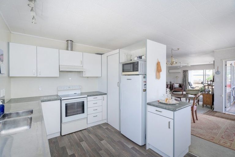 Photo of property in 38 Whitby Avenue, Whitianga, 3510