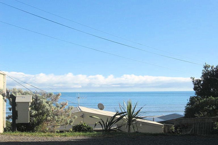 Photo of property in 72 Ames Street, Paekakariki, 5034