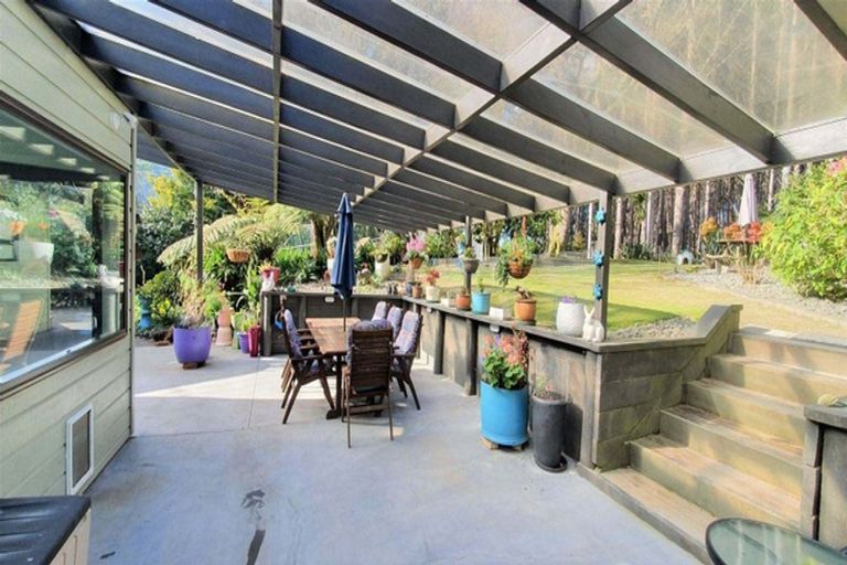 Photo of property in 14 Yelash Road, Massey, Auckland, 0614