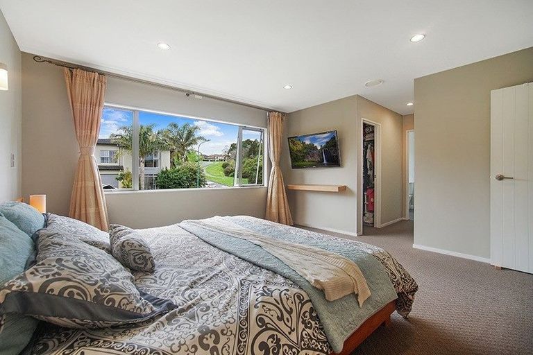 Photo of property in 2 Hawkdun Drive, Flat Bush, Auckland, 2016