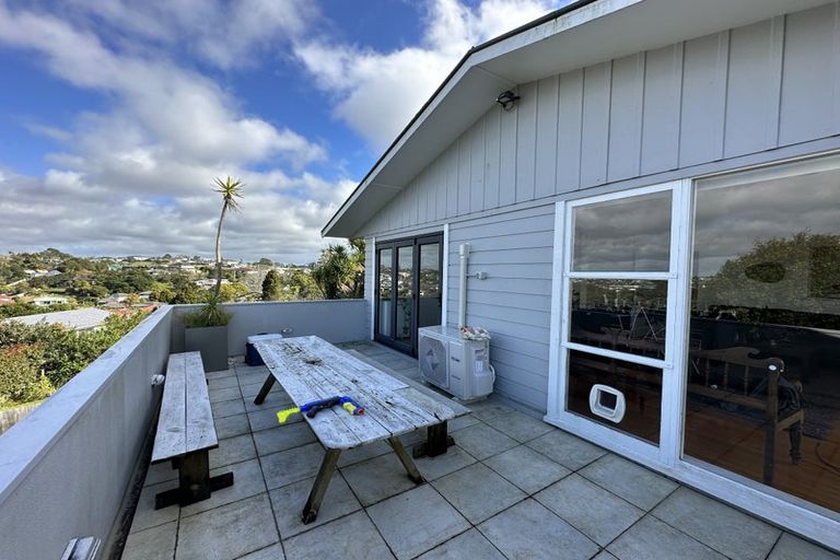 Photo of property in 158 Carlisle Road, Northcross, Auckland, 0632