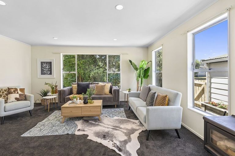 Photo of property in 1 Mervyn Place, Plimmerton, Porirua, 5026