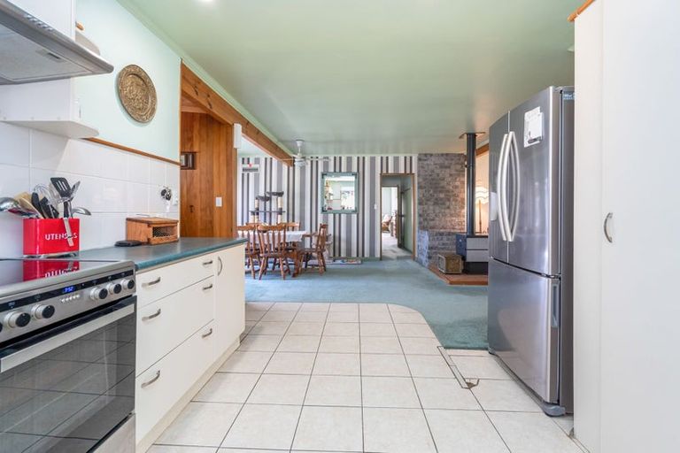 Photo of property in 238 Tauraroa Road, Maungakaramea, Whangarei, 0178