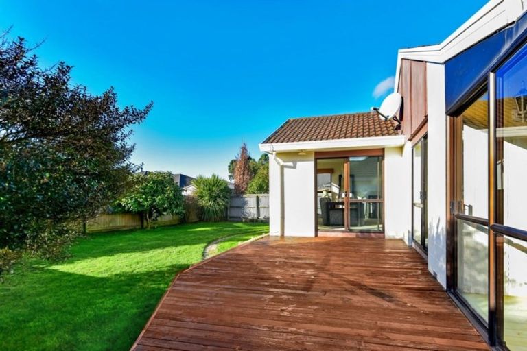 Photo of property in 20 Sawtell Place, Northcote, Christchurch, 8052