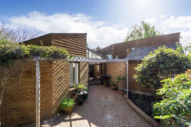 Photo of property in 56a Rangatira Road, Beach Haven, Auckland, 0626