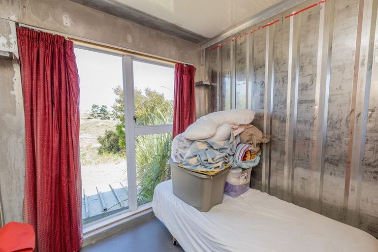 Photo of property in 18 Henham Lane, Waikawa Beach, Levin, 5573