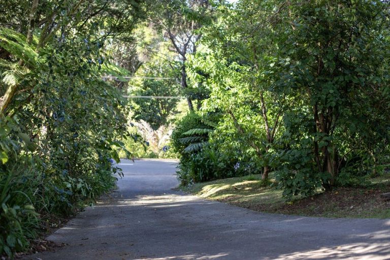 Photo of property in 37 Whaanga Road, Raglan, 3297