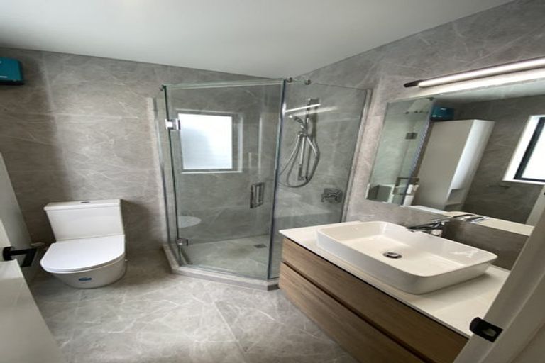 Photo of property in 36d Eastern Beach Road, Bucklands Beach, Auckland, 2012