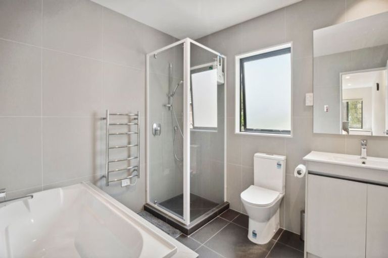 Photo of property in 6a Blenheim Street, Glenfield, Auckland, 0629