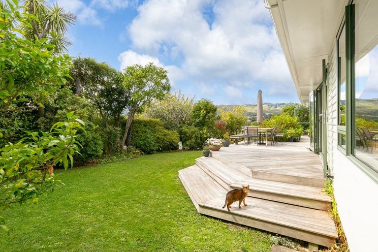 Photo of property in 8 Saint Johns Terrace, Tawa, Wellington, 5028