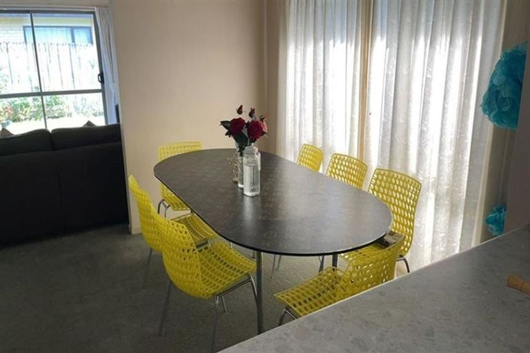 Photo of property in 22 Feeny Crescent, East Tamaki, Auckland, 2013