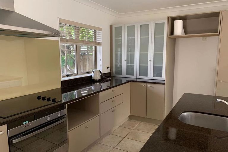 Photo of property in 7 Lissleton Drive, East Tamaki, Auckland, 2013