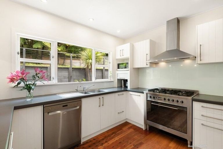 Photo of property in 131 Mairangi Road, Wilton, Wellington, 6012