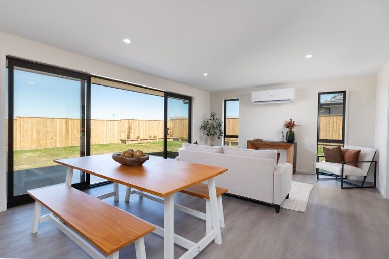 Photo of property in 9 Williams Road, Hobsonville, Auckland, 0618