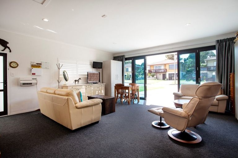 Photo of property in 48 Pitau Road, Mount Maunganui, 3116