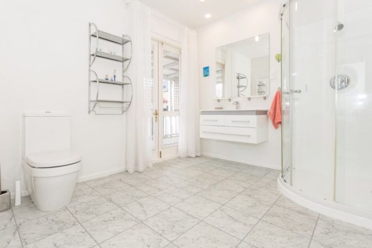 Photo of property in 1/414 Memorial Avenue, Burnside, Christchurch, 8053