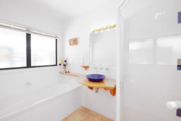 Photo of property in 28 Skudders Beach Road, Kerikeri, 0294