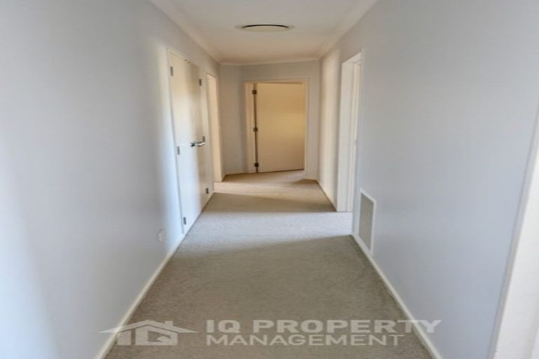 Photo of property in 11 Cognac Place, Henderson, Auckland, 0612