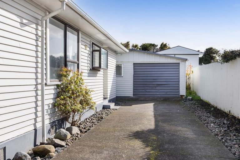 Photo of property in 10 Ramanui Avenue, Hawera, 4610