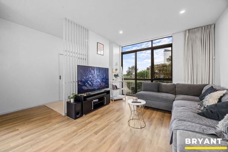 Photo of property in 2 Troop Road, Papakura, 2110