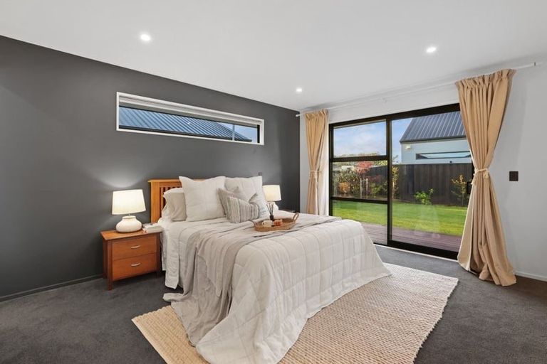 Photo of property in 24 Irvines Track, Halswell, Christchurch, 8025