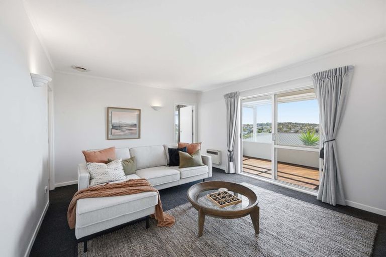 Photo of property in 1/22 Rothesay Bay Road, Rothesay Bay, Auckland, 0630