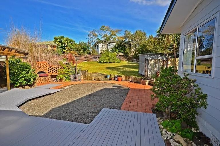 Photo of property in 9 Triangle Road, Massey, Auckland, 0614